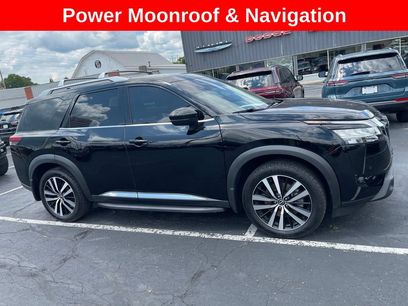Used 2024 Nissan Pathfinder Platinum w/ Cargo Package