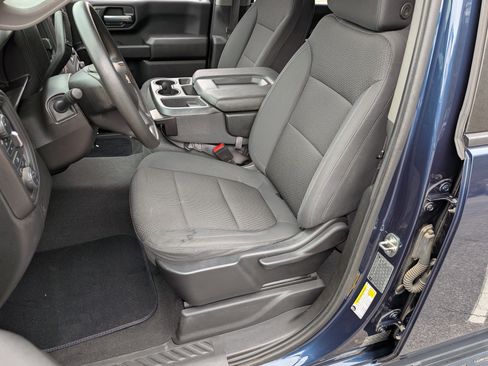 Used 2021 Chevrolet Silverado 2500 Custom w/ Custom Value Package image 16