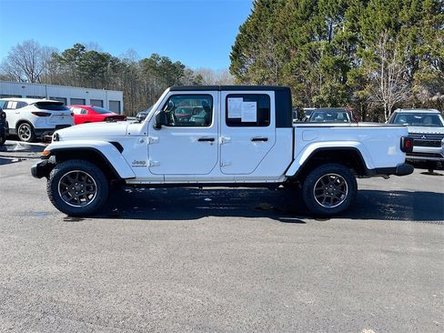 Used 2023 Jeep Gladiator Overland image 7