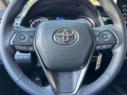 Used 2022 Toyota Camry SE FWD image 32