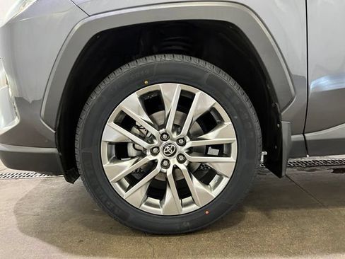 Used 2021 Toyota RAV4 XLE Premium AWD/4WD image 24