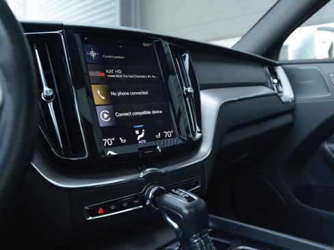 Used 2019 Volvo XC60 T6 R-Design w/ Protection Package Premier AWD/4WD image 19