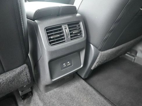 Used 2023 Nissan Rogue SL FWD image 17