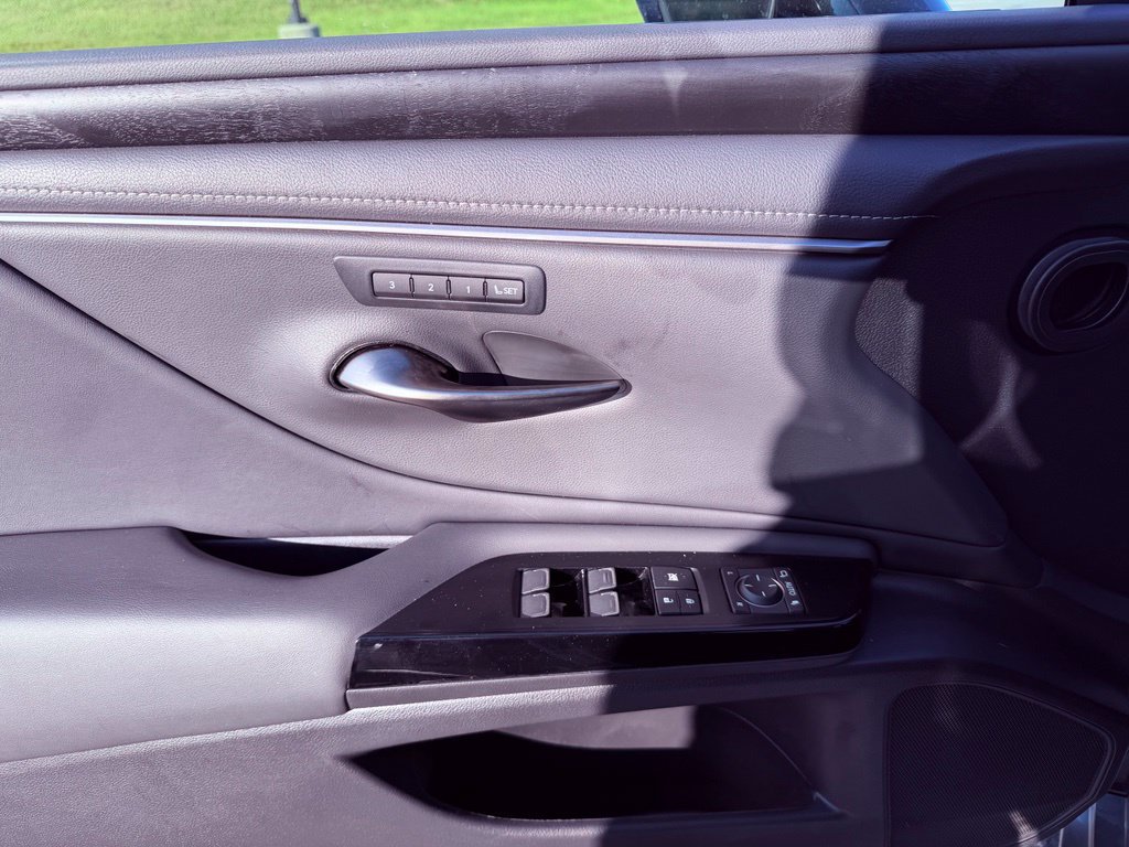 Certified 2024 Lexus ES 350 w/ Premium Package FWD image 17