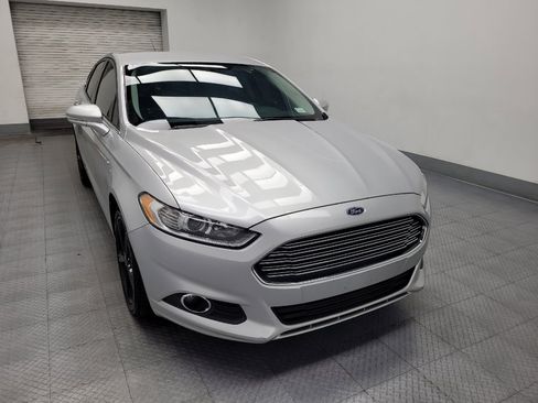 Used 2016 Ford Fusion SE AWD/4WD image 14