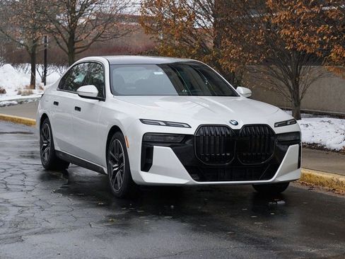 New 2026 BMW 740i xDrive image 1