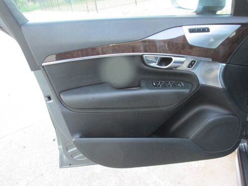 Used 2016 Volvo XC90 T6 Momentum w/ Protection Package Plus image 11