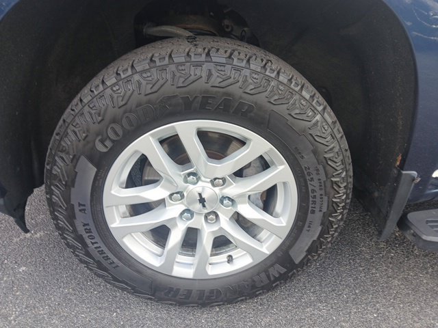 Used 2020 Chevrolet Silverado 1500 RST AWD/4WD image 2