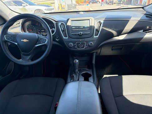 Used 2018 Chevrolet Malibu LT FWD image 10