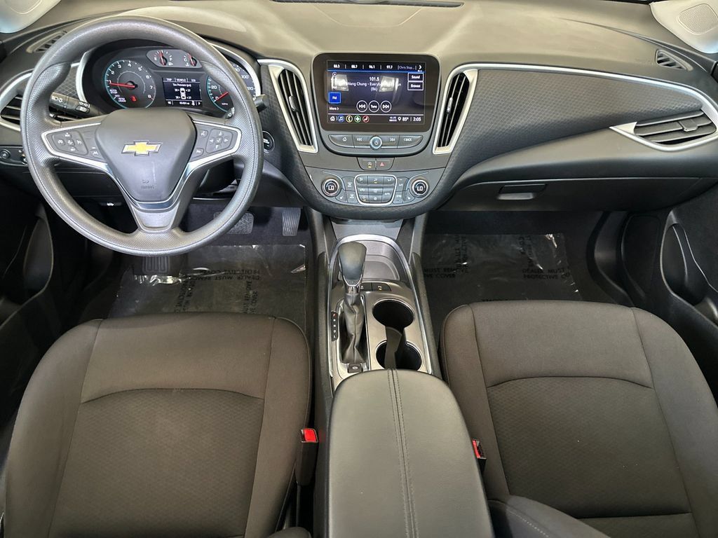 Used 2024 Chevrolet Malibu LT FWD image 12
