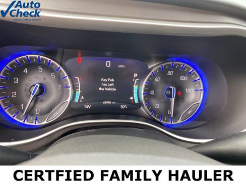 Used 2024 Chrysler Pacifica Touring-L image 35