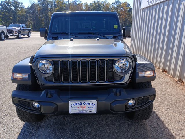 Used 2025 Jeep Gladiator Sport AWD/4WD image 14