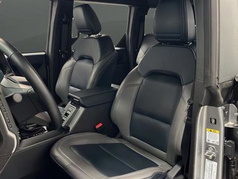 Used 2024 Ford Bronco Outer Banks AWD/4WD image 9