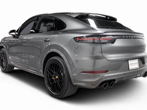 Used 2021 Porsche Cayenne Coupe image 16
