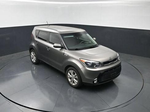 Used 2016 Kia Soul + w/ Audio Package FWD image 19