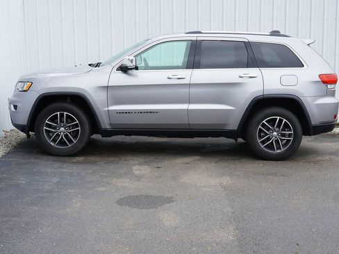 Used 2018 Jeep Grand Cherokee Limited AWD/4WD image 3