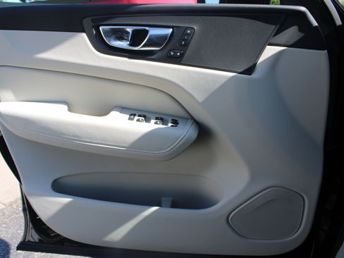 New 2025 Volvo XC60 T8 Plus w/ Protection Package Premier image 21