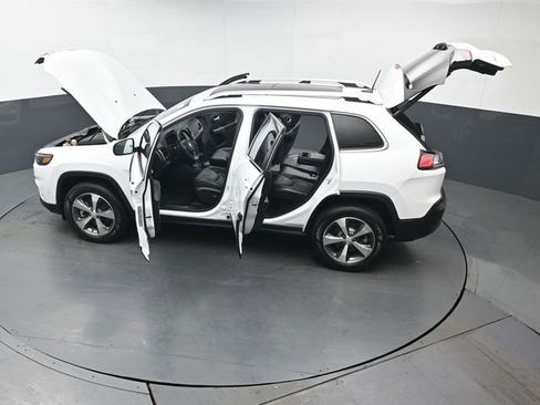 Used 2021 Jeep Cherokee Limited w/ Elite Package AWD/4WD image 43