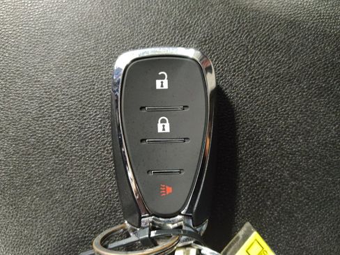 Used 2019 Chevrolet Equinox LS FWD image 32
