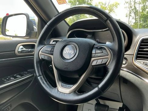 Used 2017 Jeep Grand Cherokee Limited w/ Luxury Group II AWD/4WD image 22