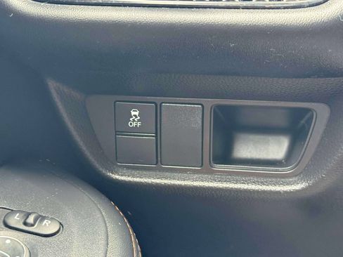 Certified 2025 Honda HR-V Sport image 21