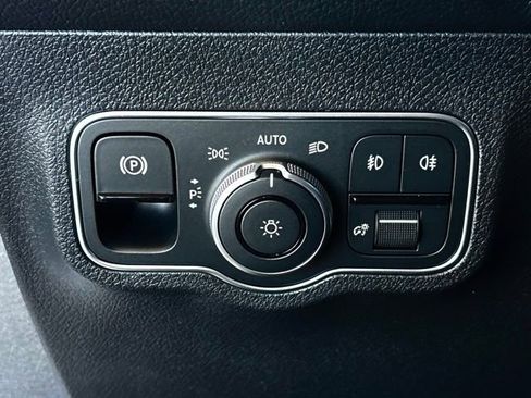 New 2026 Mercedes-Benz GLB 250 4MATIC image 14