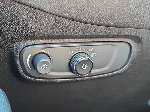 Used 2022 Chevrolet Equinox LT FWD image 24