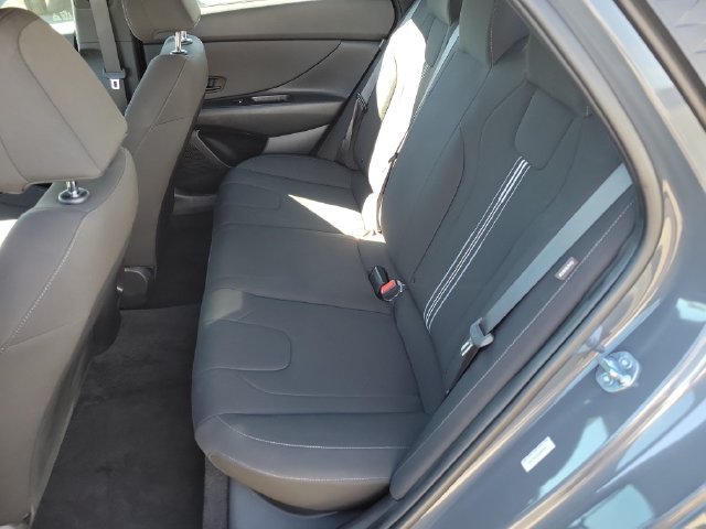 Used 2025 Hyundai Elantra Sport FWD image 26