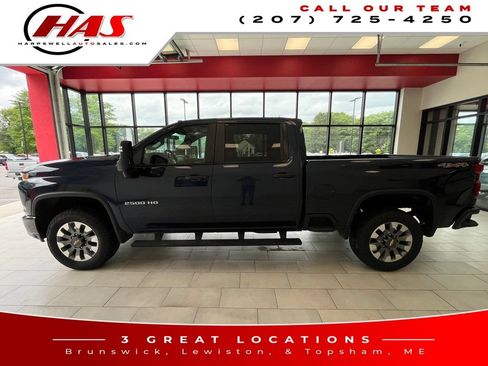 Used 2022 Chevrolet Silverado 2500 Custom w/ Custom Convenience Package AWD/4WD image 2