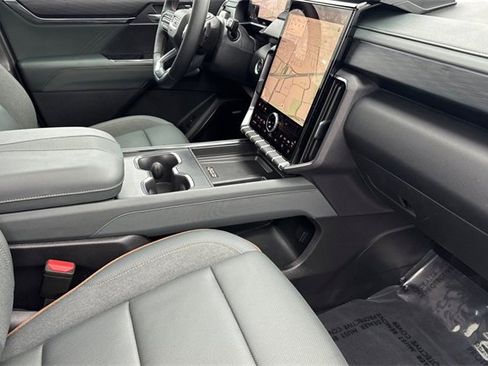 Used 2024 GMC Acadia AT4 w/ Super Cruise Package image 20