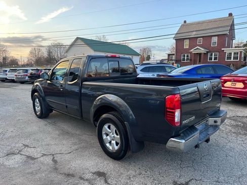 Used 2012 Nissan Frontier SV image 8