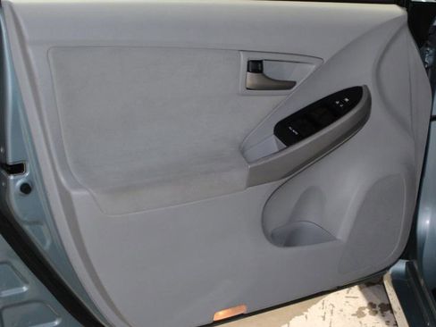 Used 2014 Toyota Prius Three image 17