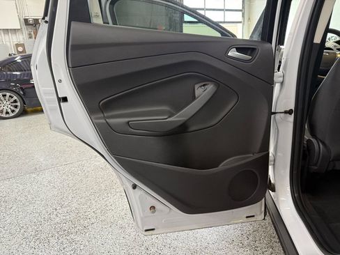 Used 2016 Ford Escape SE image 13