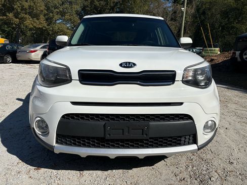Used 2017 Kia Soul + image 5