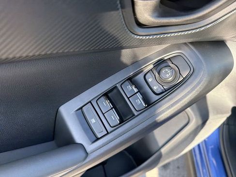 Used 2025 Subaru Crosstrek 2.0i image 25