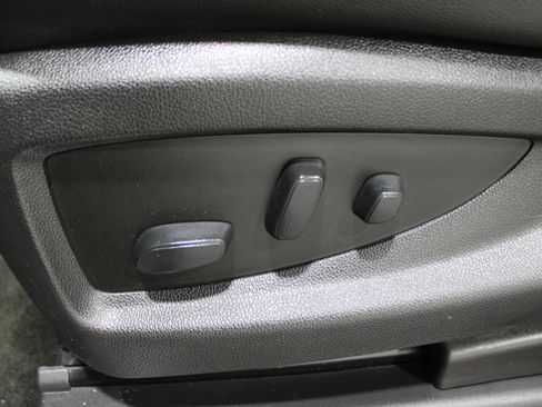 Used 2018 Chevrolet Suburban Premier image 4