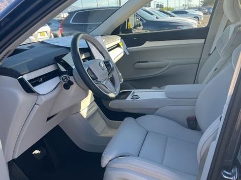 New 2025 Volvo EX90 Plus w/ Protection Package Premier image 20