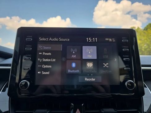 Used 2020 Toyota Corolla LE FWD image 27