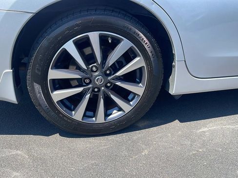 Used 2016 Nissan Altima 2.5 SL FWD image 23