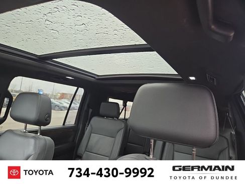 Used 2022 Chevrolet Suburban LT w/ LT Signature Package image 16
