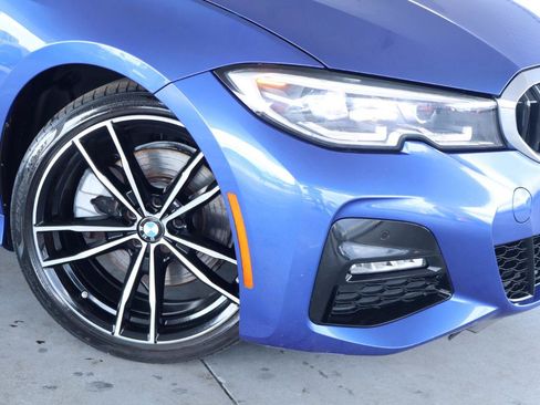 Used 2022 BMW 330i Sedan w/ M Sport Package RWD image 4