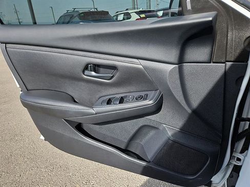 Used 2025 Nissan Sentra S image 13