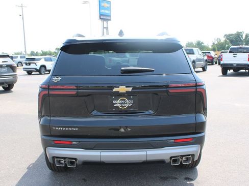 New 2027 Chevrolet Traverse LT w/ Driver Confidence Package FWD image 8
