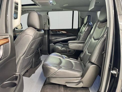 Used 2020 Cadillac Escalade ESV Luxury w/ Escalade Sport Edition RWD image 15
