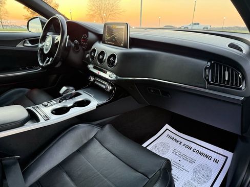 Used 2019 Kia Stinger GT2 image 23