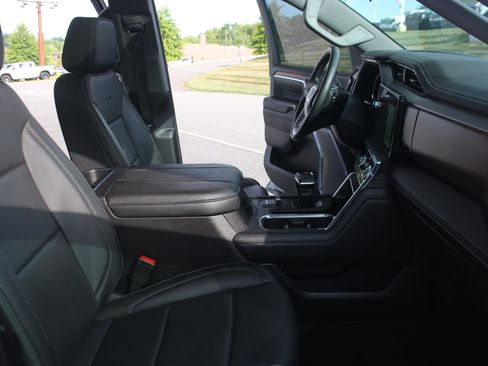 Used 2025 GMC Sierra 1500 Denali w/ Denali Reserve Package AWD/4WD image 36