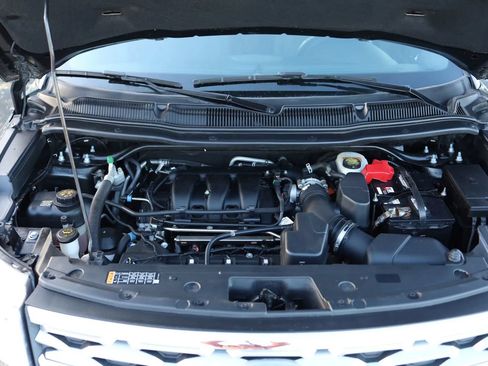 Used 2018 Ford Explorer XLT w/ Equipment Group 201A FWD image 64
