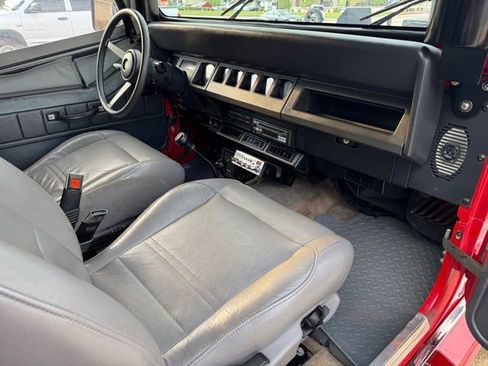 Used 1995 Jeep Wrangler SE image 13