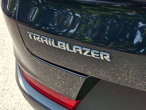 Certified 2021 Chevrolet TrailBlazer LT w/ Convenience Package FWD image 30