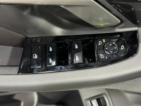 New 2026 BMW 530i xDrive w/ M Sport Package image 33